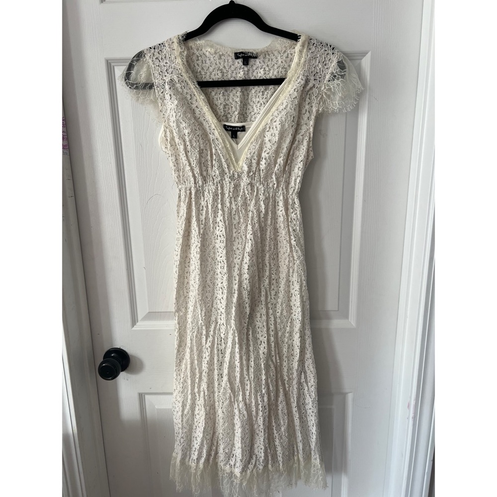 Elegant Cream Lace Dress